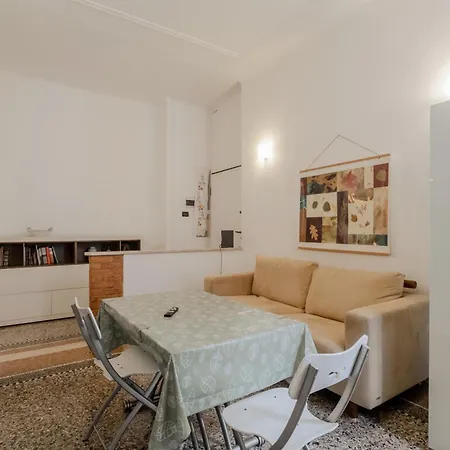 Lägenhet Guesthost - Corso Lodi Cozy With Balcony Milano
